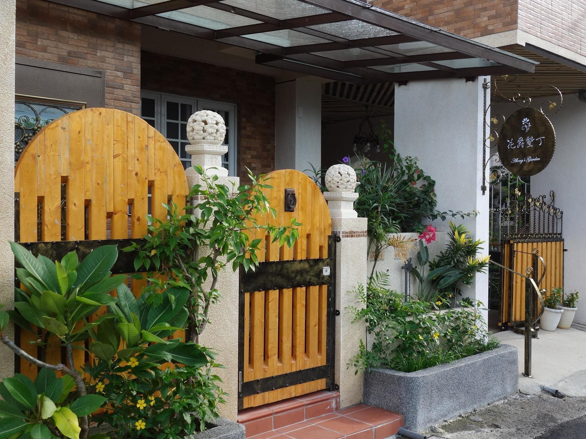 Alongs Garden Acomodação com café da manhã Heng-ch'un Exterior foto
